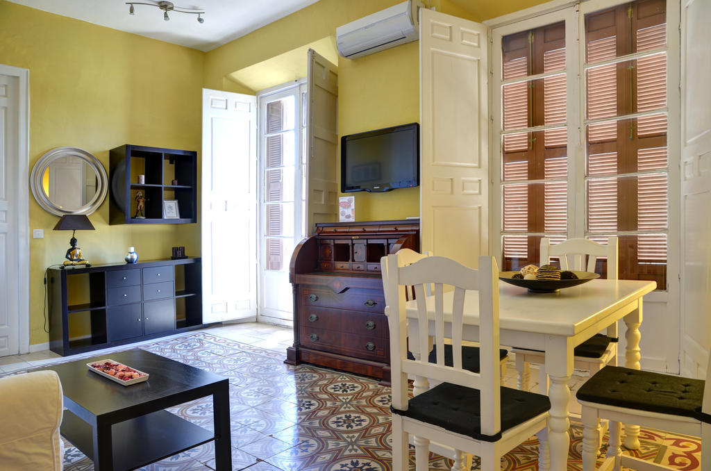 Apartamentos Gold Малага Номер фото
